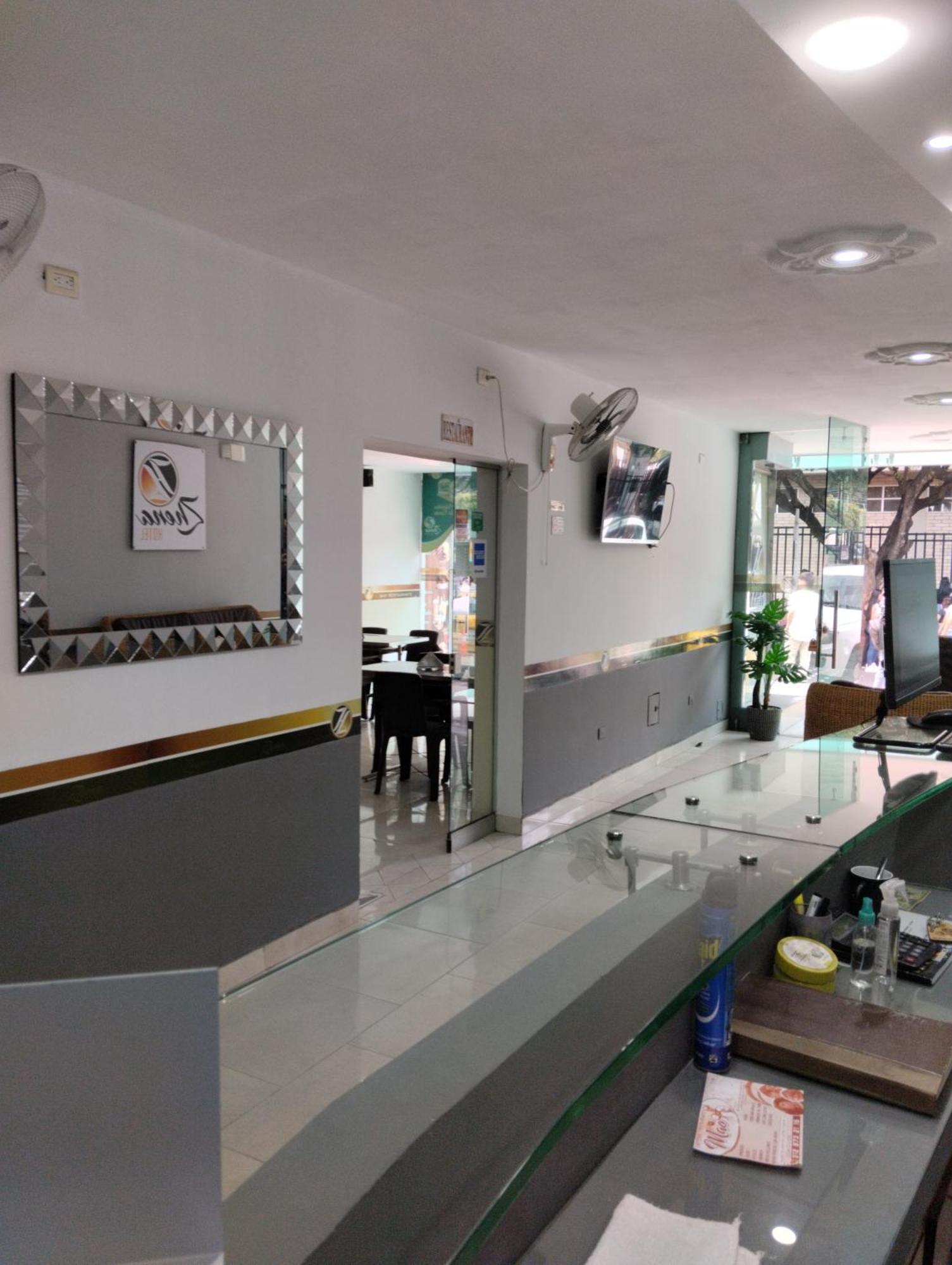 Ayenda Zhena Hotel Cúcuta Buitenkant foto